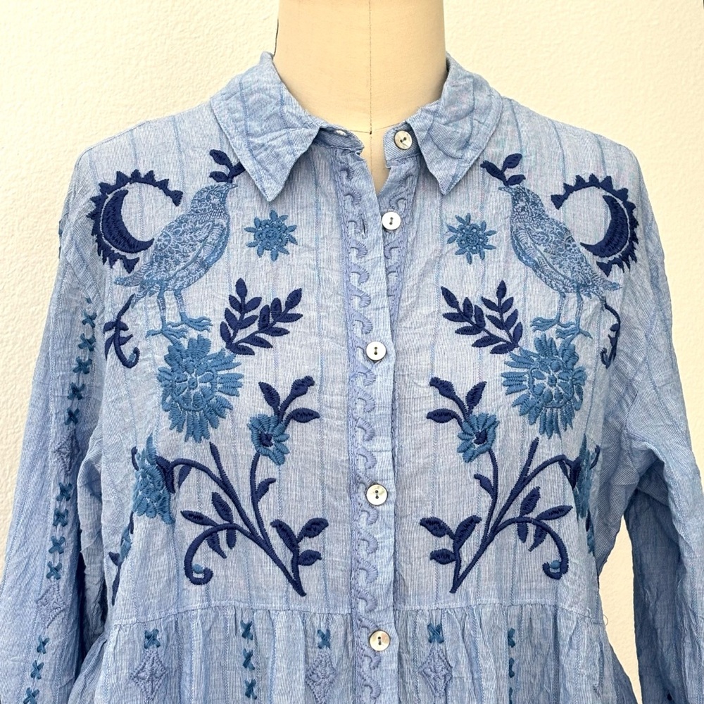 Johnny Was Workshop Tarra Tunic NWT Blue Cotton Blend Tropical Embroidery Boho M - Picture 3 of 11